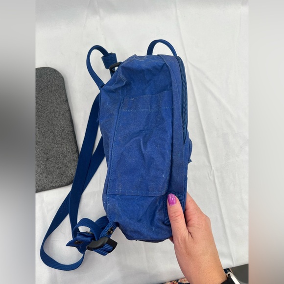 Fjallraven Kanken Mini Backpack - Picture 7 of 13